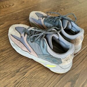 Adidas Yeezy 700 ‘Mauve’